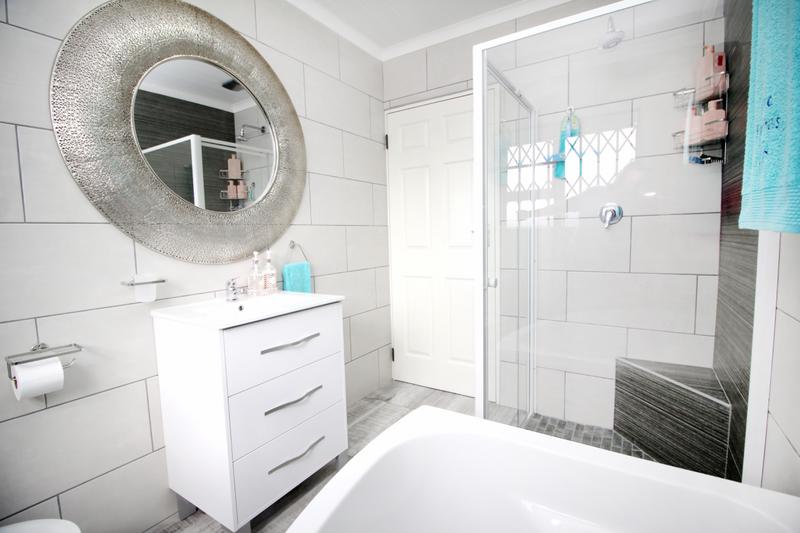 2 Bedroom Property for Sale in Island View Western Cape